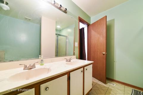 1264 Dunamon Dr, Bartlett, IL 60103 photo 7