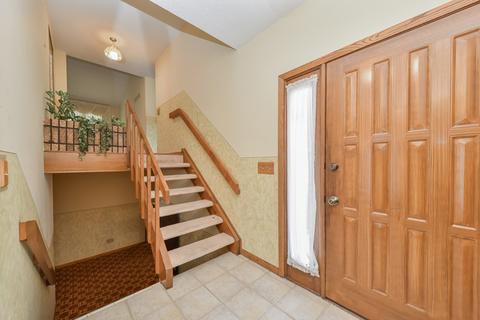 216 Brookside Dr, Elgin, IL 60123 photo 2