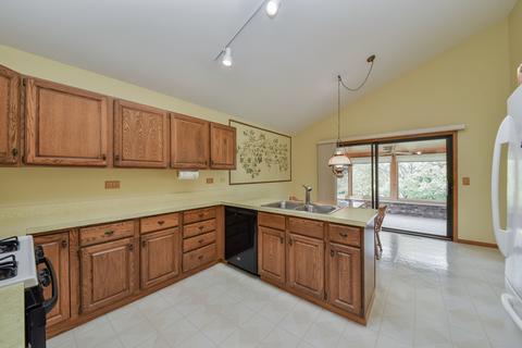 216 Brookside Dr, Elgin, IL 60123 photo 3