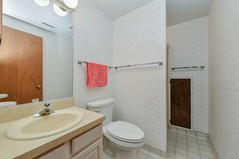 216 Brookside Dr, Elgin, IL 60123 photo 20