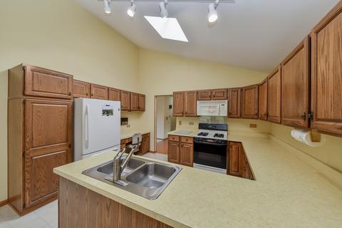 216 Brookside Dr, Elgin, IL 60123 photo 5