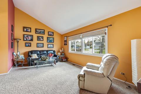 112 Norwood Ct, Rolling Meadows, IL 60008 photo 3
