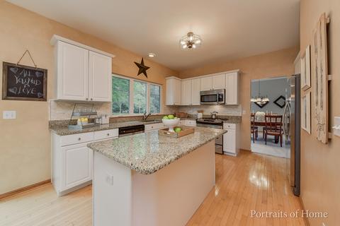23741 Pond View Dr, Plainfield, IL 60585 photo 4