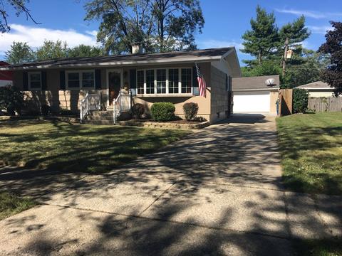 28 Arrowhead Dr, Thornton, IL 60476 photo 1
