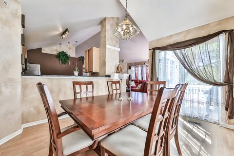1770 Sienna Ct, Wheeling, IL 60090 photo 9