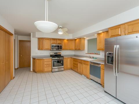17718 Wright St, Lansing, IL 60438 photo 2
