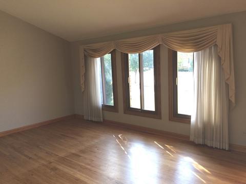 811 E Kings Point Dr, Addison, IL 60101 photo 4