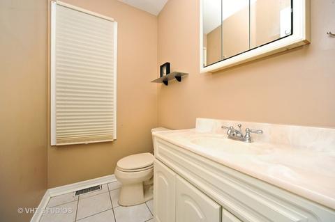 1255 Longacre Ln, Wheeling, IL 60090 photo 10