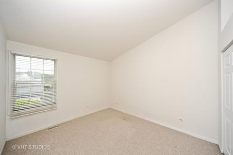 1255 Longacre Ln, Wheeling, IL 60090 photo 8