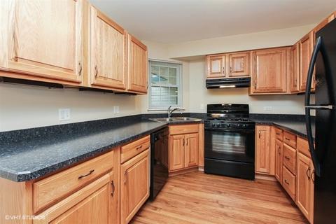 948 Ridgefield Ln, Wheeling, IL 60090 photo 3