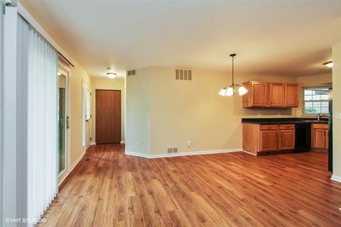 948 Ridgefield Ln, Wheeling, IL 60090 photo 4