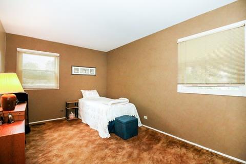 428 Michael Ct, Des Plaines, IL 60016 photo 9
