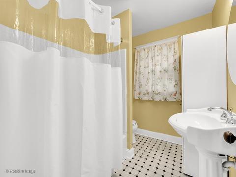 203 W Roosevelt Rd W, Wheaton, IL 60187 photo 17
