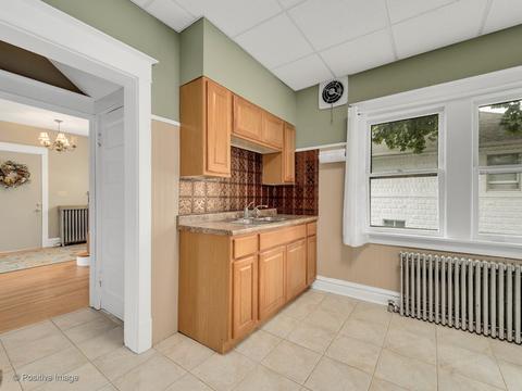 203 W Roosevelt Rd W, Wheaton, IL 60187 photo 10