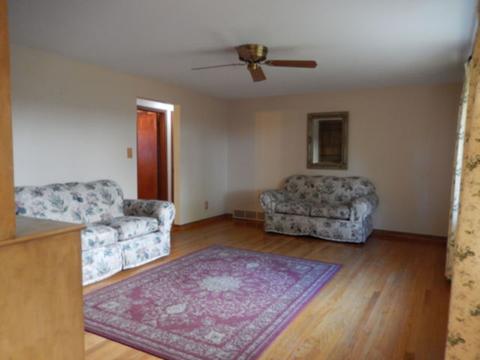 977 W Walnut St, Kankakee, IL 60901 photo 4