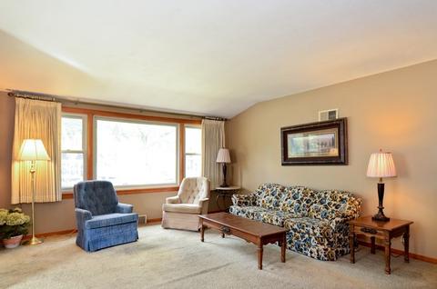 529 S 3rd St, West Dundee, IL 60118 photo 2