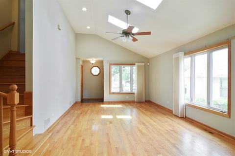 915 E Prairie Ave, Des Plaines, IL 60016 photo 2