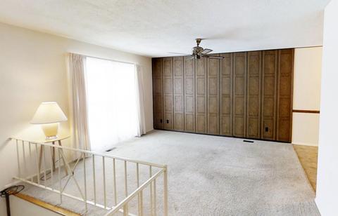 2802 Sangamon Dr, Champaign, IL 61821 photo 2