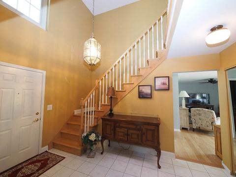 1265 John Dr, Hoffman Estates, IL 60169 photo 4