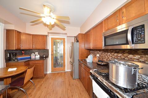 6733 N Artesian Ave, Chicago, IL 60645 photo 13