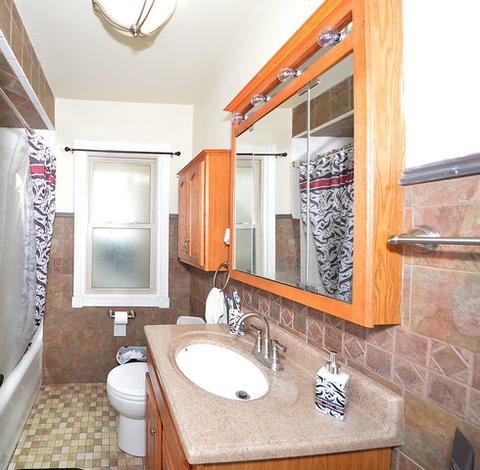 6733 N Artesian Ave, Chicago, IL 60645 photo 12