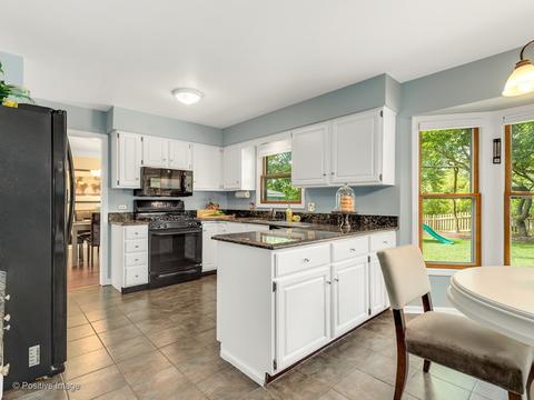 1908 Howard St, Wheaton, IL 60187 photo 11