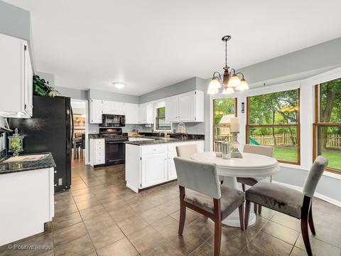 1908 Howard St, Wheaton, IL 60187 photo 7