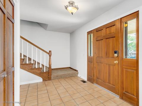 1908 Howard St, Wheaton, IL 60187 photo 2