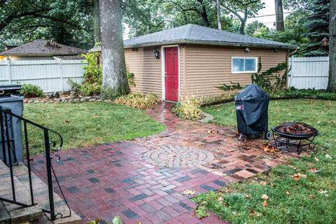 946 N Spring St, Elgin, IL 60120 photo 4