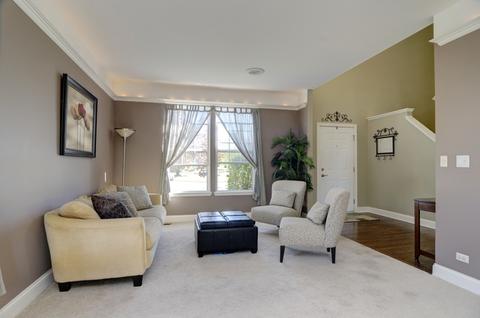 2071 Lyndhurst Ln, Aurora, IL 60503 photo 4