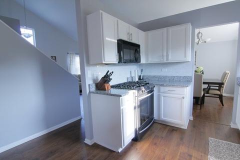1301 Green Trails Dr, Plainfield, IL 60586 photo 10