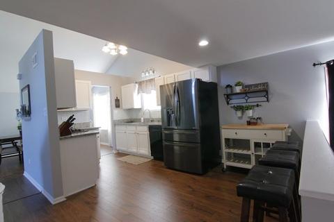1301 Green Trails Dr, Plainfield, IL 60586 photo 9