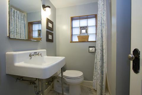 910 Circle Ave, Forest Park, IL 60130 photo 17