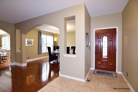 273 Garden Dr, Elgin, IL 60124 photo 3