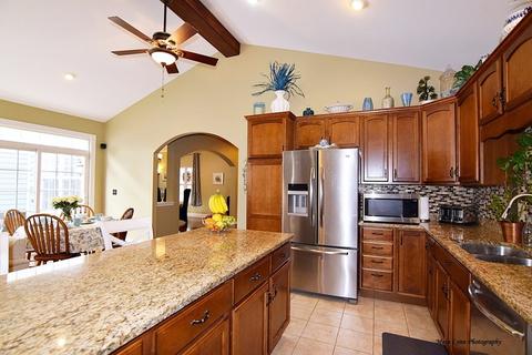 273 Garden Dr, Elgin, IL 60124 photo 17