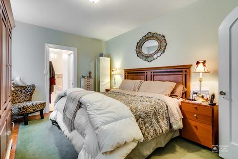 1107 Hull Ter, Evanston, IL 60202 photo 12