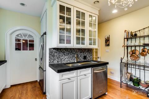 1107 Hull Ter, Evanston, IL 60202 photo 4
