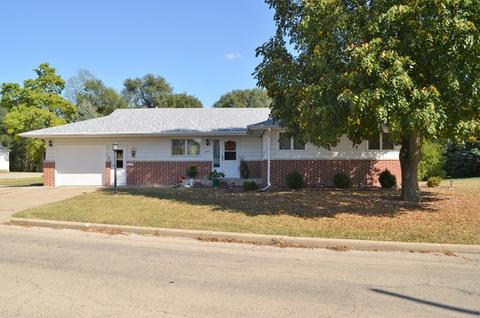 1527 Walnut St, Peru, IL 61354 photo 1