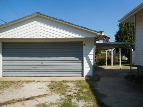 215 E 5th St, Tilton, IL 61833 photo 6