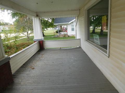 215 E 5th St, Tilton, IL 61833 photo 8
