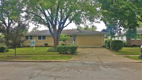 890 Mohawk Dr, Elgin, IL 60120 photo 2