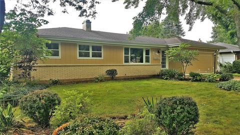 890 Mohawk Dr, Elgin, IL 60120 photo 3