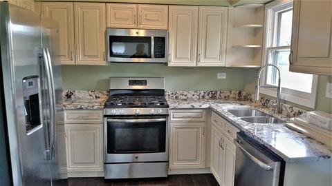 890 Mohawk Dr, Elgin, IL 60120 photo 11