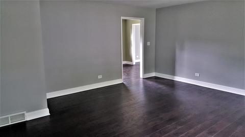 890 Mohawk Dr, Elgin, IL 60120 photo 8