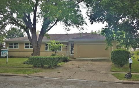 890 Mohawk Dr, Elgin, IL 60120 photo 1