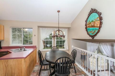 243 Gatewood Ln, Bartlett, IL 60103 photo 12