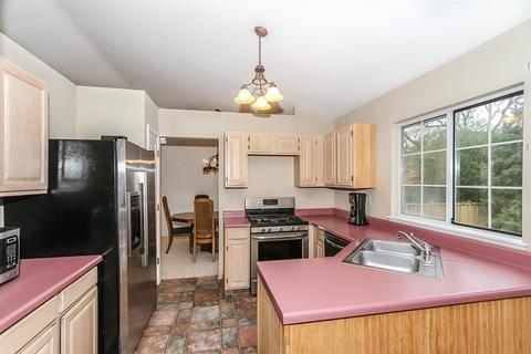 243 Gatewood Ln, Bartlett, IL 60103 photo 8