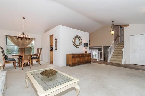 243 Gatewood Ln, Bartlett, IL 60103 photo 6
