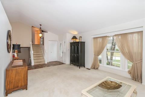 243 Gatewood Ln, Bartlett, IL 60103 photo 5