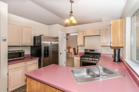 243 Gatewood Ln, Bartlett, IL 60103 photo 9
